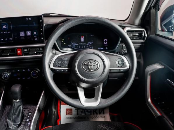 Toyota Raize I с пробегом 2021 года, цена 1 595 000 рублей, 79600 км, внедорожник, Автокод Объявления