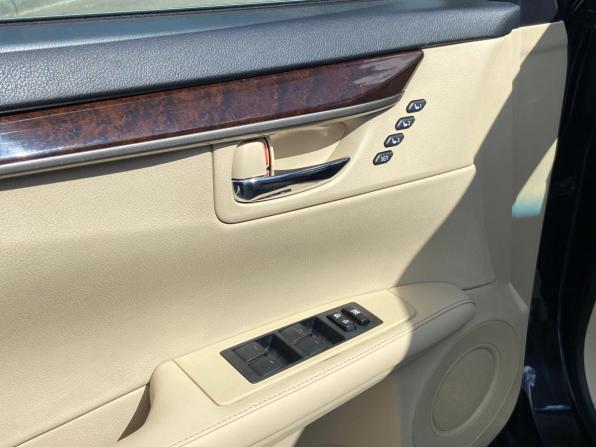 Lexus ES VI с пробегом 2012 года, цена 2 200 000 рублей, 178334 км, седан, Автокод Объявления