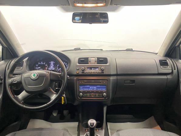 Skoda Fabia II Рестайлинг с пробегом 2011 года, цена 579 000 рублей, 216000 км, хэтчбек, Автокод Объявления