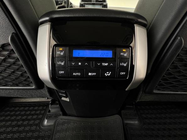 Toyota Land Cruiser Prado 150 Series Рестайлинг 2 с пробегом 2017 года, цена 4 300 000 рублей, 281170 км, внедорожник, Автокод Объявления