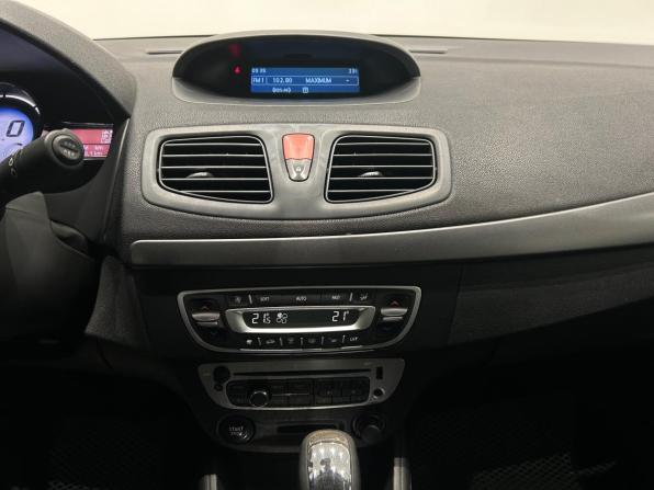 Renault Fluence I Рестайлинг с пробегом 2014 года, цена 699 000 рублей, 171473 км, седан, Автокод Объявления