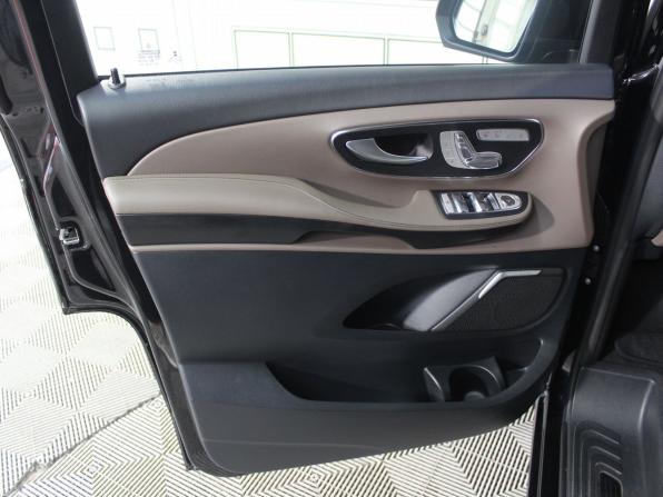 Mercedes-Benz V-Класс III (W447) Рестайлинг с пробегом 2021 года, цена 8 890 000 рублей, 22000 км, минивэн, Автокод Объявления