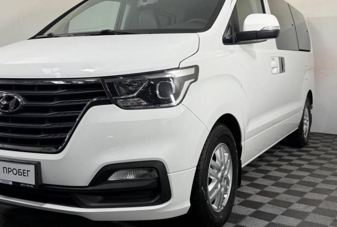 Hyundai H-1 II Рестайлинг 2 с пробегом 2021 года, цена 2 800 000 рублей, 115582 км, минивэн, Автокод Объявления