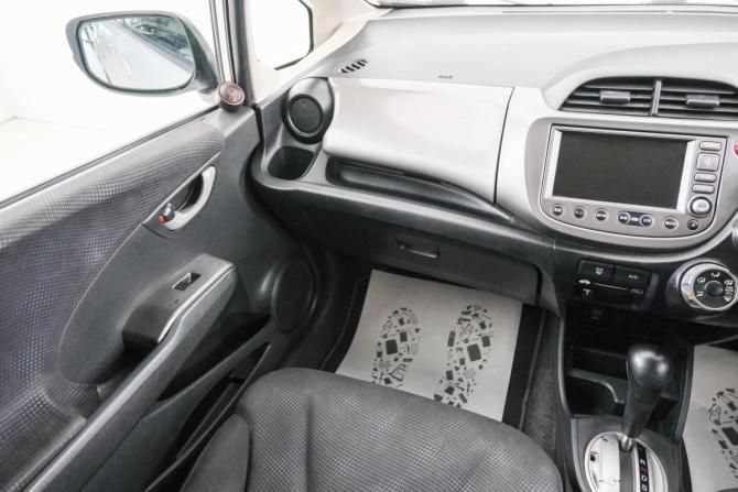 Honda Fit II с пробегом 2012 года, цена 749 000 рублей, 132000 км, хэтчбек, Автокод Объявления
