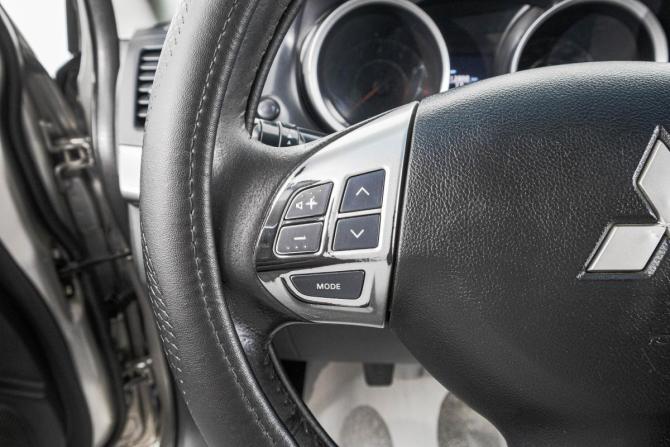 Mitsubishi Lancer X Рестайлинг с пробегом 2012 года, цена 749 000 рублей, 335000 км, седан, Автокод Объявления