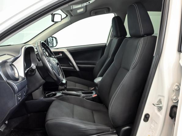 Toyota RAV4 IV (XA40) Рестайлинг с пробегом 2018 года, цена 2 630 000 рублей, 139070 км, внедорожник, Автокод Объявления