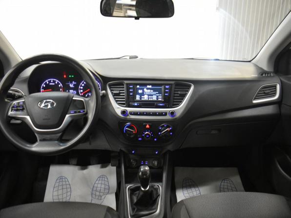 Hyundai Solaris II с пробегом 2017 года, цена 779 000 рублей, 288312 км, седан, Автокод Объявления