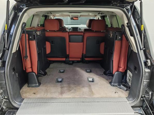 Toyota Land Cruiser 200 Series Рестайлинг 1 с пробегом 2014 года, цена 3 120 000 рублей, 300700 км, внедорожник, Автокод Объявления