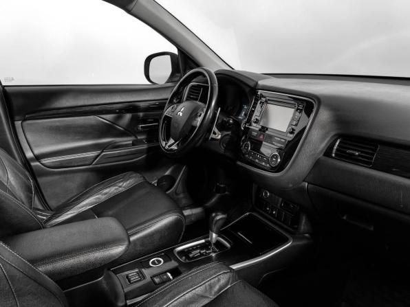 Mitsubishi Outlander III Рестайлинг 2 с пробегом 2017 года, цена 1 749 000 рублей, 153000 км, внедорожник, Автокод Объявления