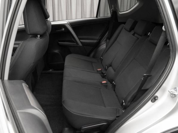 Toyota RAV4 IV (XA40) Рестайлинг с пробегом 2017 года, цена 1 990 000 рублей, 198132 км, внедорожник, Автокод Объявления