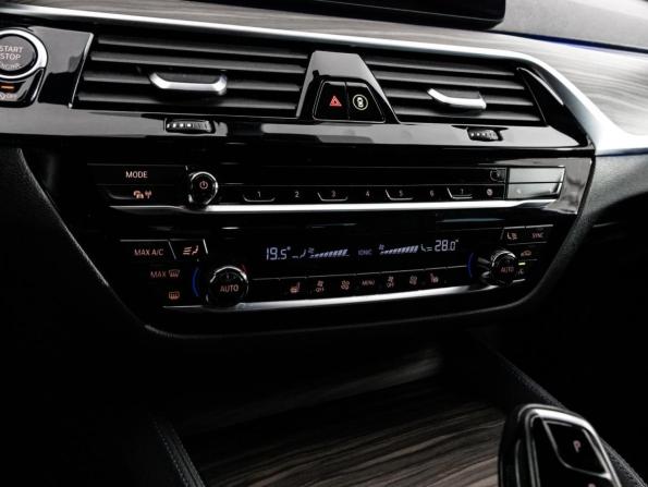 BMW 5 серии VII (G30/G31/G38) Рестайлинг с пробегом 2021 года, цена 3 999 000 рублей, 160529 км, седан, Автокод Объявления