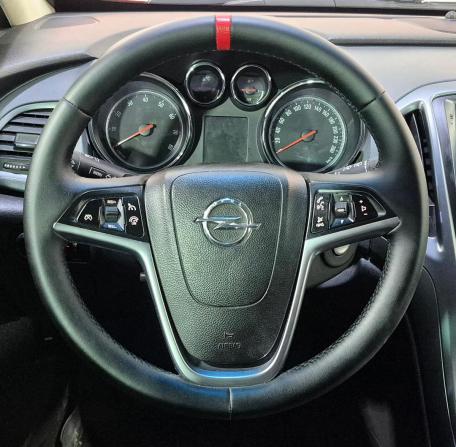 Opel Astra J Рестайлинг с пробегом 2012 года, цена 894 000 рублей, 132487 км, хэтчбек, Автокод Объявления