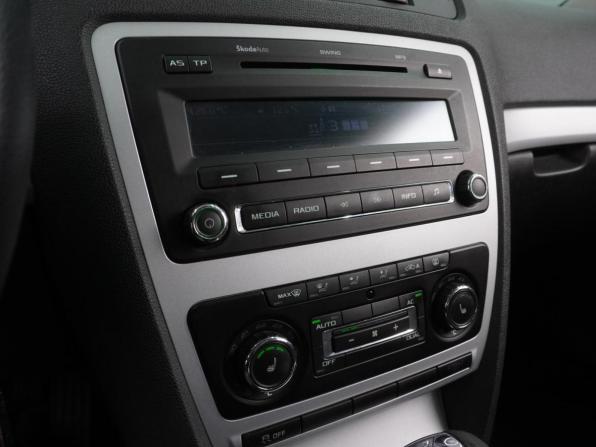 Skoda Octavia II (A5) Рестайлинг с пробегом 2011 года, цена 984 000 рублей, 142630 км, лифтбек, Автокод Объявления