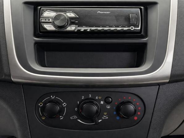 Renault Logan II с пробегом 2015 года, цена 600 000 рублей, 143543 км, седан, Автокод Объявления