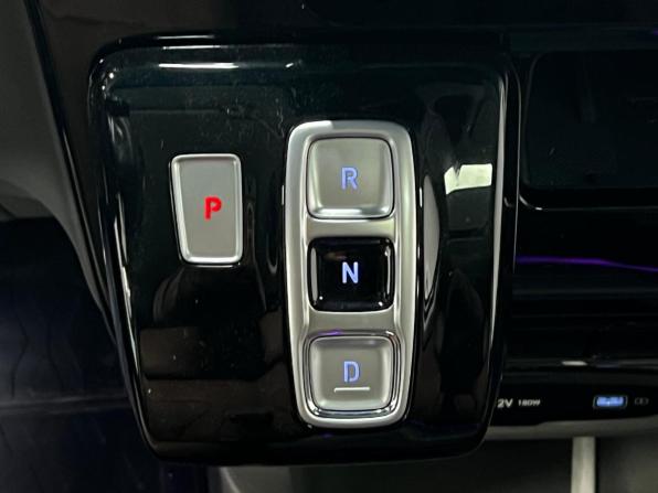 Hyundai Staria I с пробегом 2023 года, цена 5 450 000 рублей, 78093 км, минивэн, Автокод Объявления