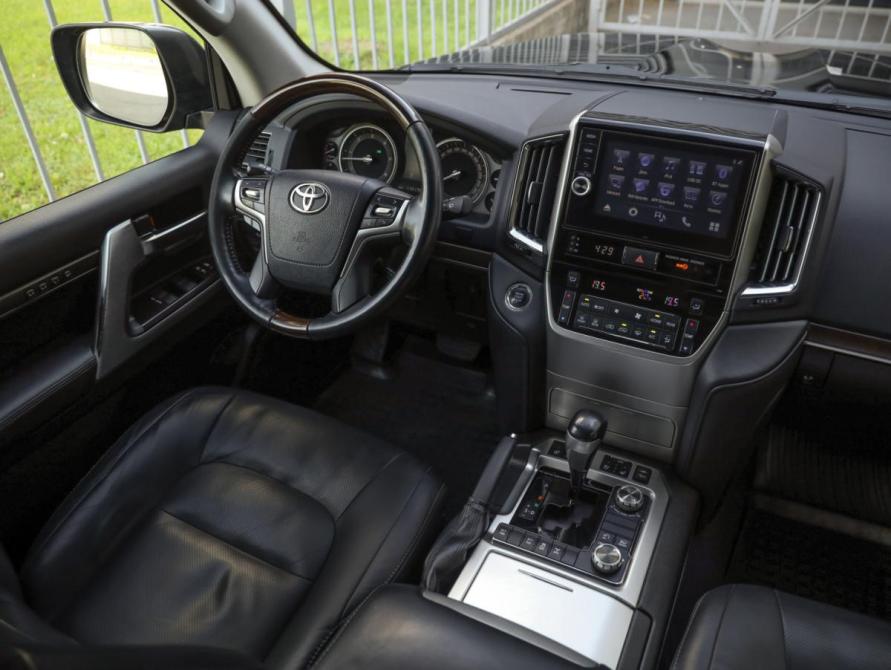 Toyota Land Cruiser 200 Series Рестайлинг 2 Санкт-Петербург  - изображение 11