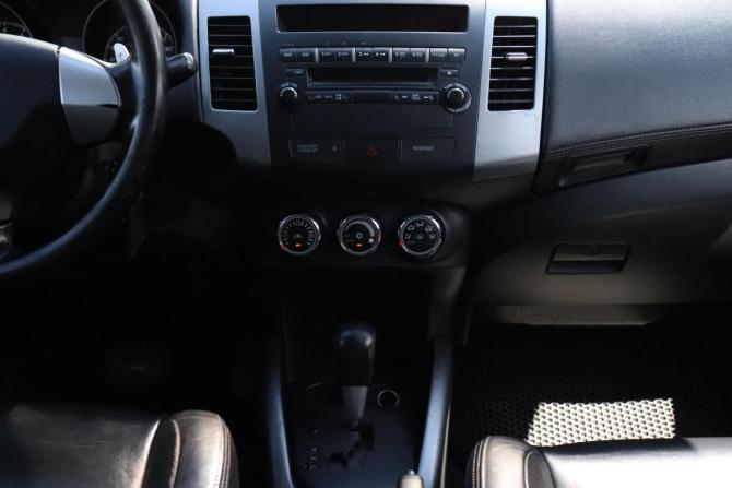 Mitsubishi Outlander II Рестайлинг с пробегом 2011 года, цена 871 000 рублей, 284895 км, внедорожник, Автокод Объявления