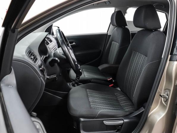 Volkswagen Polo V Рестайлинг с пробегом 2016 года, цена 1 299 000 рублей, 88544 км, седан, Автокод Объявления