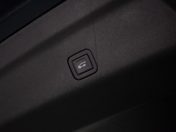 Chevrolet Suburban XII с пробегом 2023 года, цена 11 499 000 рублей, 2280 км, внедорожник, Автокод Объявления