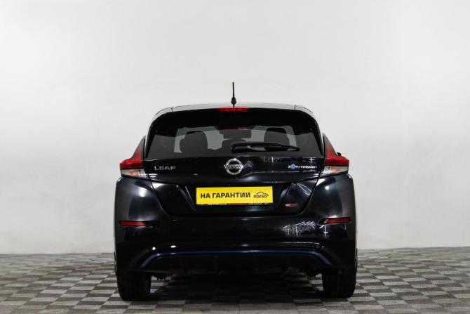 Nissan Leaf II (ZE1) с пробегом 2018 года, цена 1 409 000 рублей, 74800 км, хэтчбек, Автокод Объявления