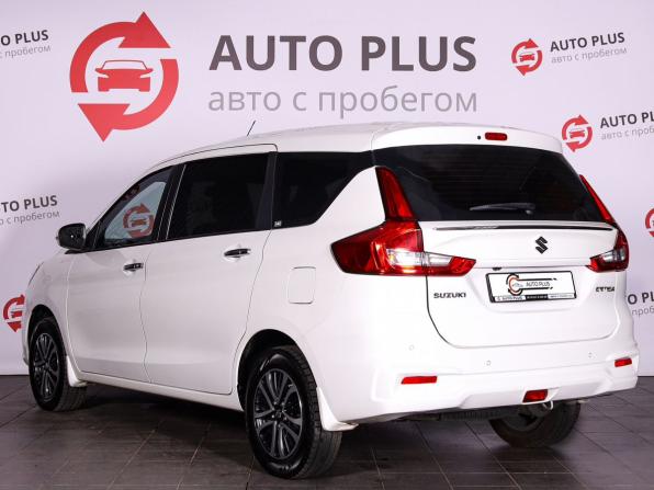 Suzuki Ertiga II с пробегом 2022 года, цена 2 030 000 рублей, 60020 км, компактвэн, Автокод Объявления