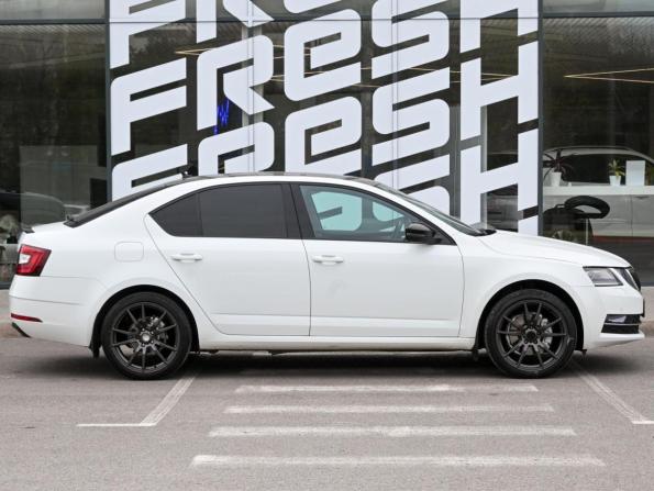 Skoda Octavia III (A7) Рестайлинг с пробегом 2020 года, цена 1 841 753 рубля, 173542 км, лифтбек, Автокод Объявления