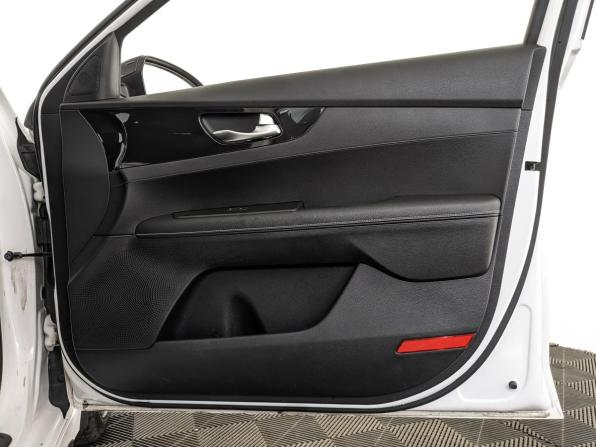 Kia Cerato IV с пробегом 2021 года, цена 2 035 000 рублей, 90384 км, седан, Автокод Объявления
