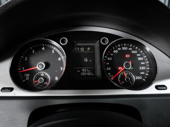 Volkswagen Passat B6 с пробегом 2010 года, цена 695 000 рублей, 280482 км, седан, Автокод Объявления
