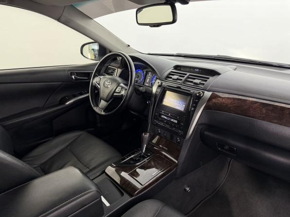 Toyota Camry VII (XV50) Рестайлинг с пробегом 2015 года, цена 1 900 000 рублей, 182000 км, седан, Автокод Объявления