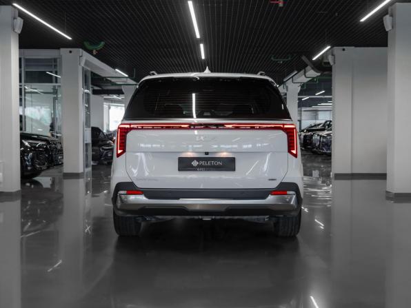 Kia Carnival IV Рестайлинг с пробегом 2025 года, цена 5 600 000 рублей, 9950 км, минивэн, Автокод Объявления