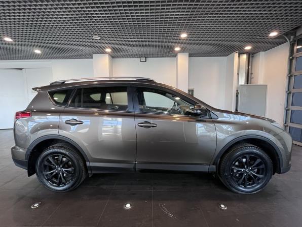 Toyota RAV4 IV (XA40) Рестайлинг с пробегом 2017 года, цена 2 911 200 рублей, 74809 км, внедорожник, Автокод Объявления