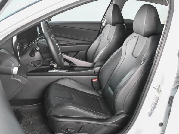 Hyundai Elantra VII (CN7) Рестайлинг с пробегом 2023 года, цена 2 219 000 рублей, 61735 км, седан, Автокод Объявления