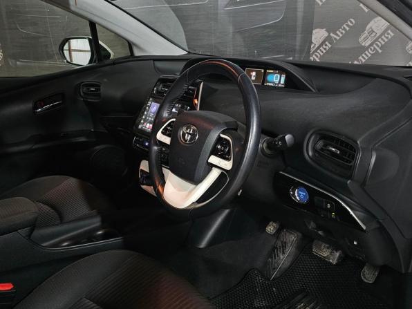 Toyota Prius IV (XW50) с пробегом 2016 года, цена 1 800 000 рублей, 171800 км, лифтбек, Автокод Объявления