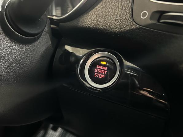 Kia Sorento II Рестайлинг с пробегом 2015 года, цена 1 749 900 рублей, 167000 км, внедорожник, Автокод Объявления