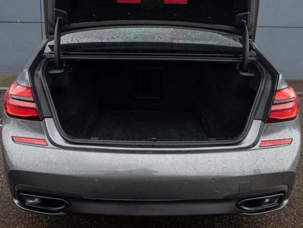 BMW 7 серии VI (G11/G12) с пробегом 2018 года, цена 4 350 000 рублей, 97856 км, седан, Автокод Объявления