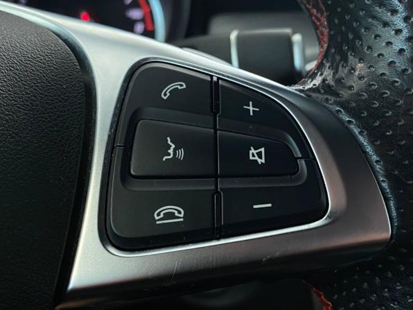 Mercedes-Benz GLA I (X156) Рестайлинг с пробегом 2019 года, цена 2 875 000 рублей, 80570 км, внедорожник, Автокод Объявления