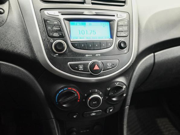 Hyundai Solaris I с пробегом 2012 года, цена 730 000 рублей, 144766 км, хэтчбек, Автокод Объявления