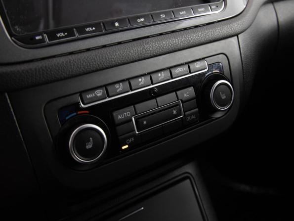 Volkswagen Tiguan I Рестайлинг с пробегом 2012 года, цена 999 000 рублей, 265856 км, внедорожник, Автокод Объявления