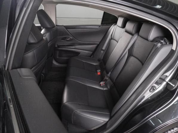 Lexus ES VII с пробегом 2020 года, цена 3 695 000 рублей, 131486 км, седан, Автокод Объявления