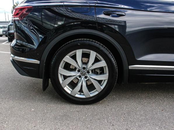 Volkswagen Touareg III с пробегом 2022 года, цена 5 644 900 рублей, 228400 км, внедорожник, Автокод Объявления