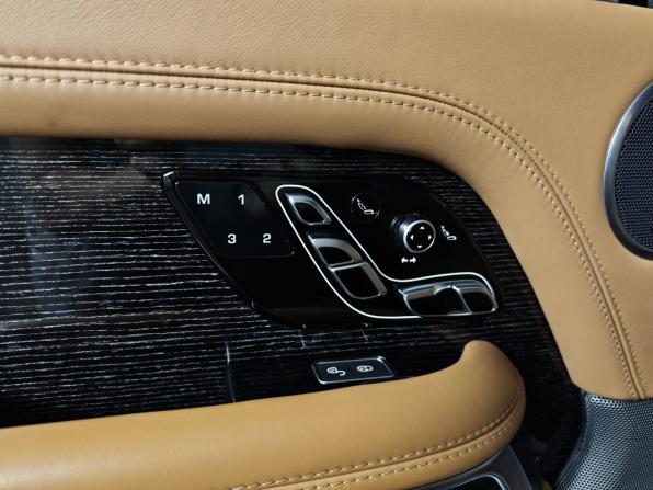 Land Rover Range Rover IV Рестайлинг с пробегом 2019 года, цена 9 400 000 рублей, 102068 км, внедорожник, Автокод Объявления