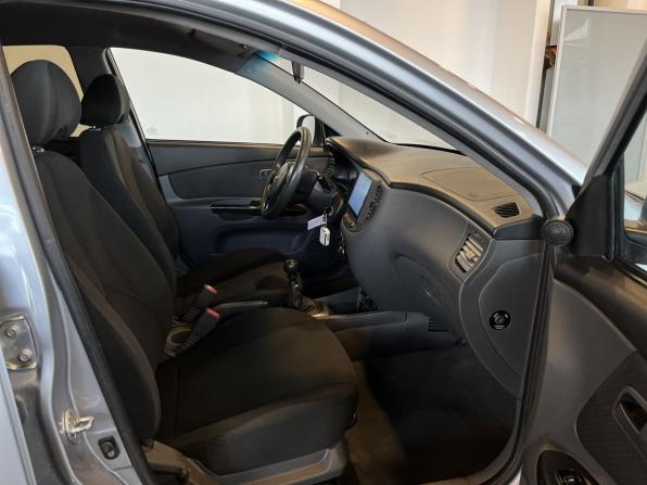 Kia Rio II Рестайлинг с пробегом 2011 года, цена 437 000 рублей, 204273 км, седан, Автокод Объявления