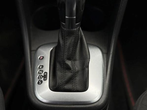 Volkswagen Polo V с пробегом 2013 года, цена 650 000 рублей, 292456 км, седан, Автокод Объявления