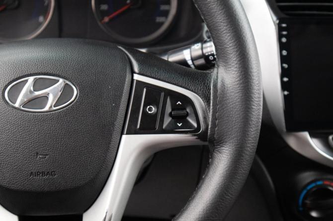 Hyundai Solaris I с пробегом 2012 года, цена 759 000 рублей, 172384 км, седан, Автокод Объявления