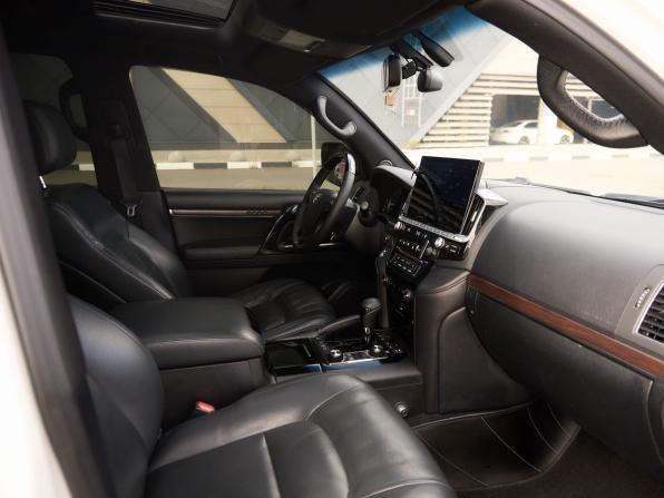 Toyota Land Cruiser 200 Series Рестайлинг 2 с пробегом 2015 года, цена 5 130 000 рублей, 284000 км, внедорожник, Автокод Объявления