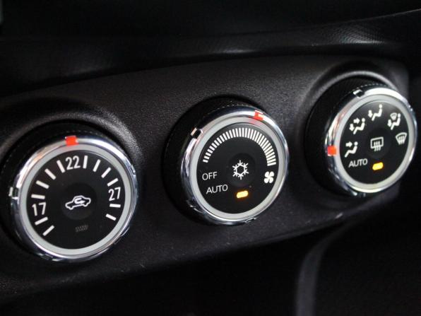 Mitsubishi Outlander II Рестайлинг с пробегом 2011 года, цена 1 299 000 рублей, 215000 км, внедорожник, Автокод Объявления