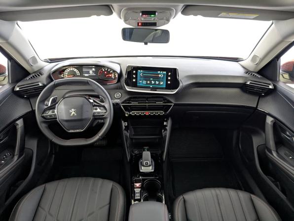 Peugeot 2008 II Рестайлинг с пробегом 2023 года, цена 2 250 000 рублей, 4718 км, внедорожник, Автокод Объявления