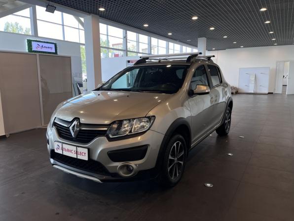 Renault Sandero II с пробегом 2017 года, цена 985 000 рублей, 167833 км, хэтчбек, Автокод Объявления