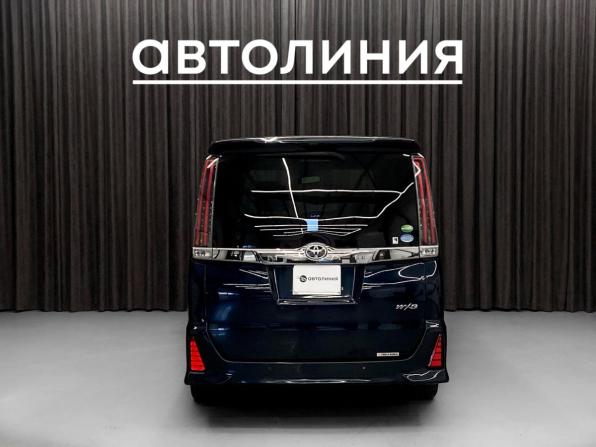 Toyota Noah III (R80) Рестайлинг с пробегом 2019 года, цена 2 150 000 рублей, 65211 км, минивэн, Автокод Объявления