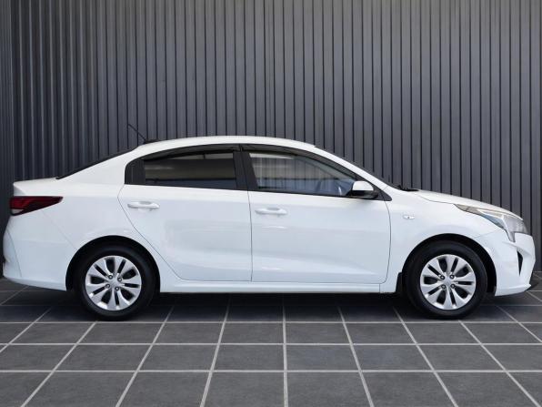 Kia Rio IV Рестайлинг с пробегом 2020 года, цена 1 367 000 рублей, 60997 км, седан, Автокод Объявления